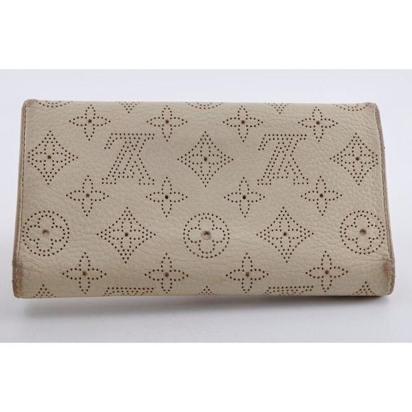 Louis Vuitton Lv Mahina Portefeuille #89099L70 - Picture 3 of 11